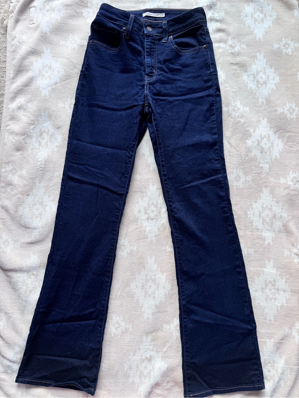 725 - Levi's Women's Dark Blue Bootcut Jeans - Size 27